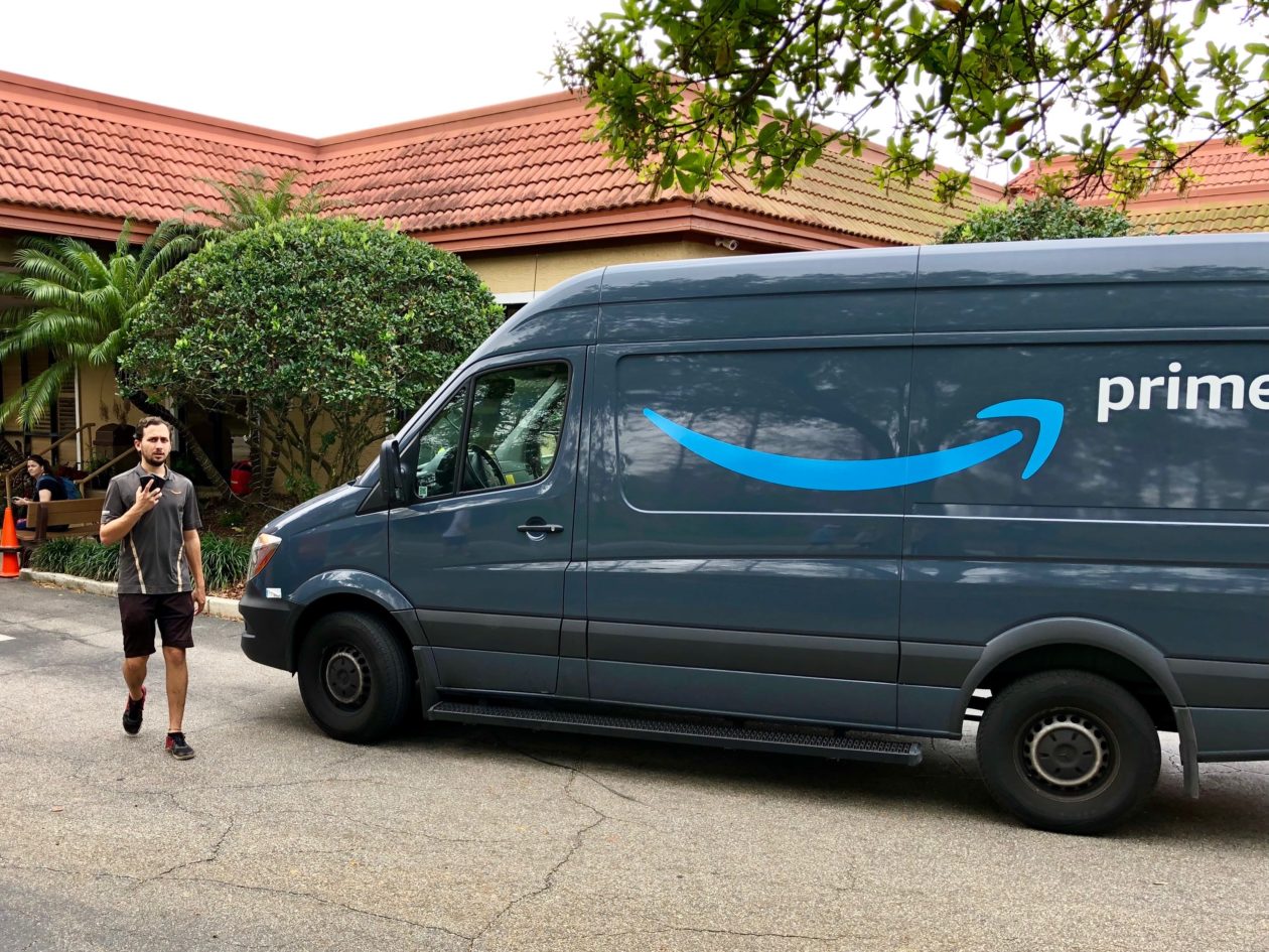 Featured image for amazon lost signal from delivery driver - Amazon offers its employees funding to ...
