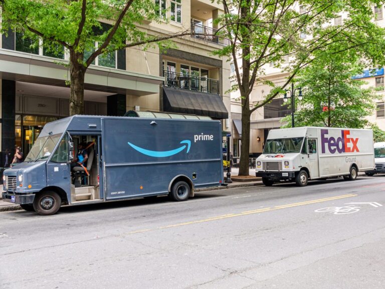 Featured image for amazon lost signal from delivery driver - Amazon Strikes New FedEx Deal to Fill ...