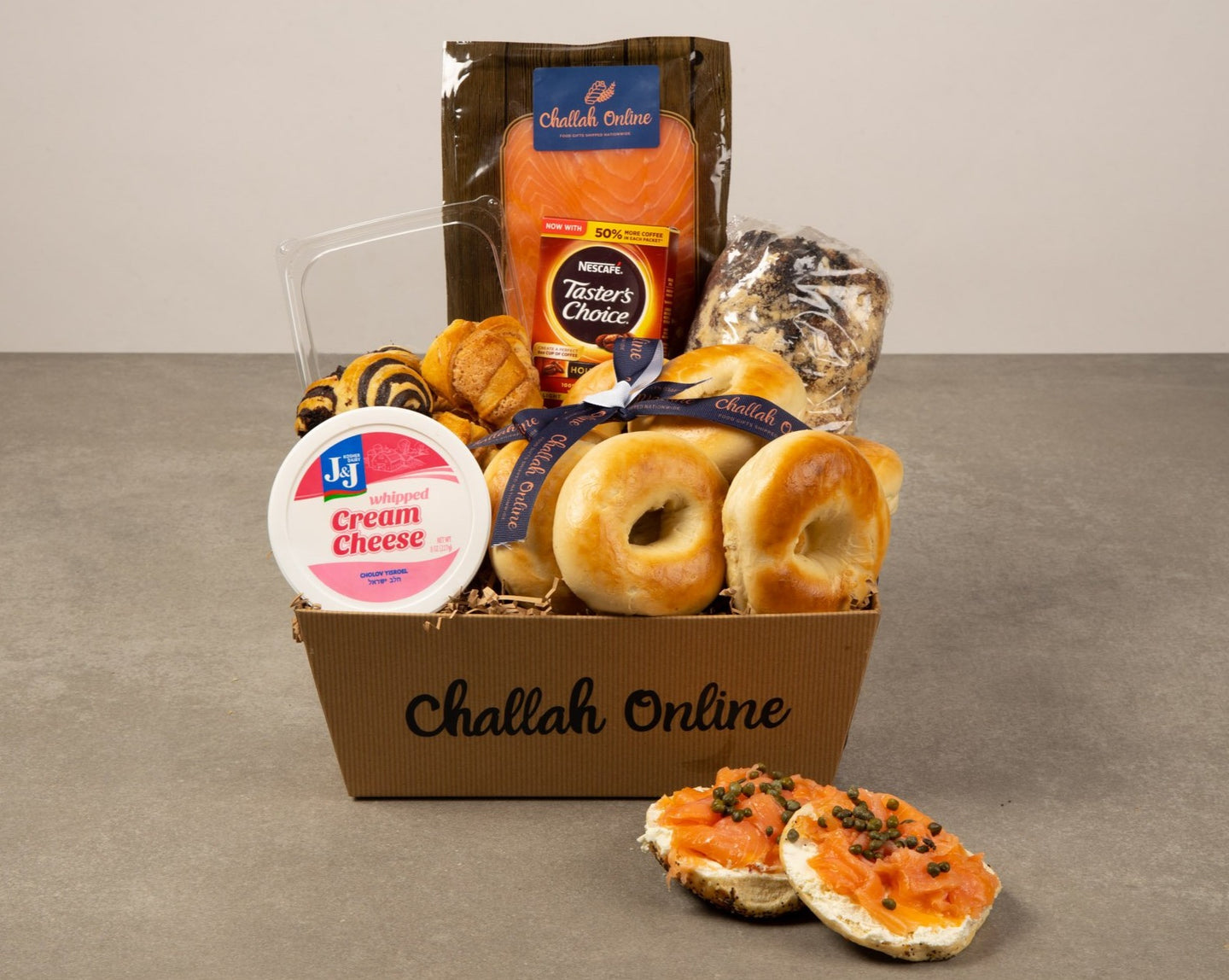 Featured image for bagel delivery from new york - New York Bagels & Lox Gift Basket ...