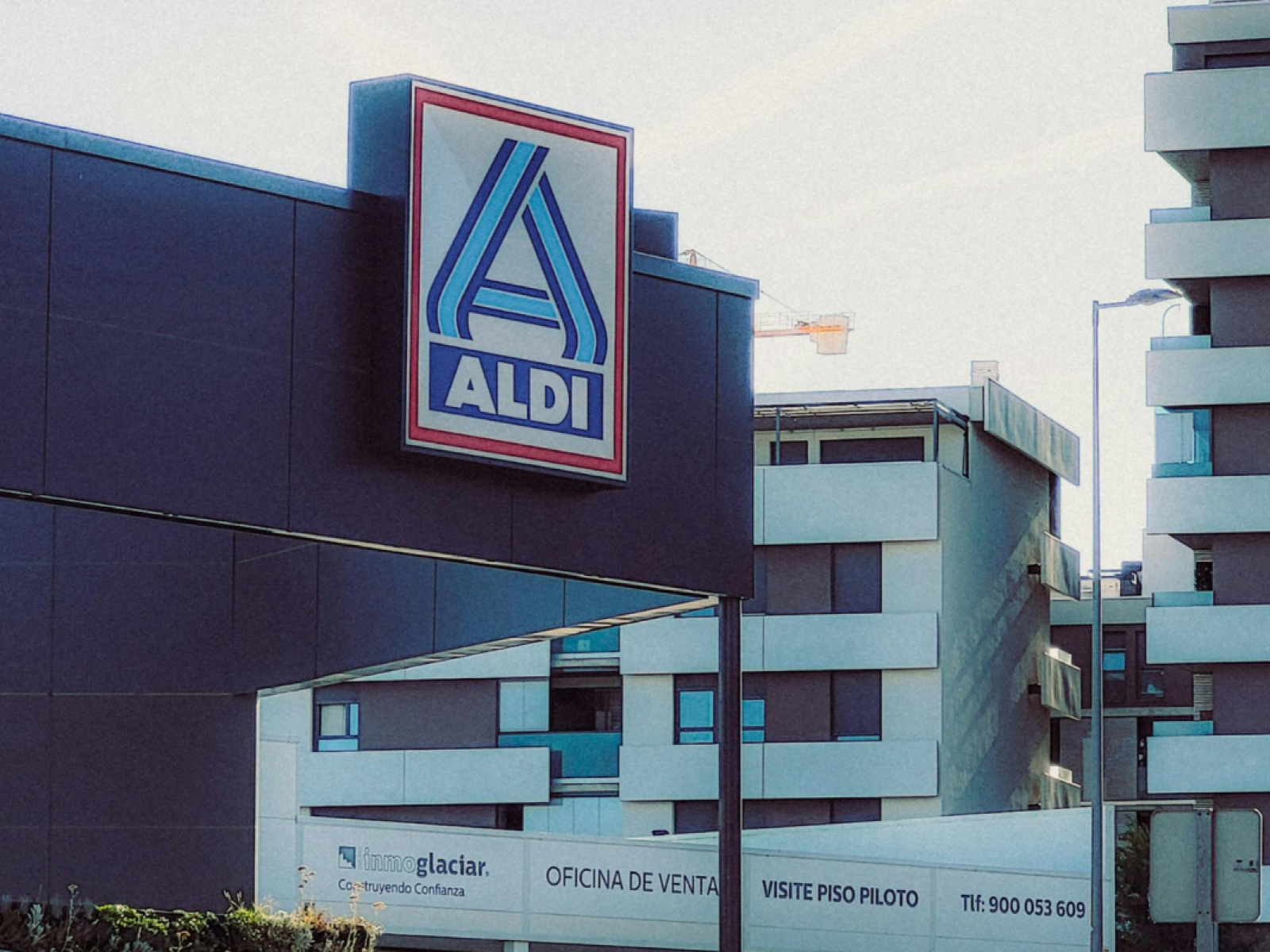 Featured image for delivery from aldi - Aldi Storms Grocery Delivery Market ...