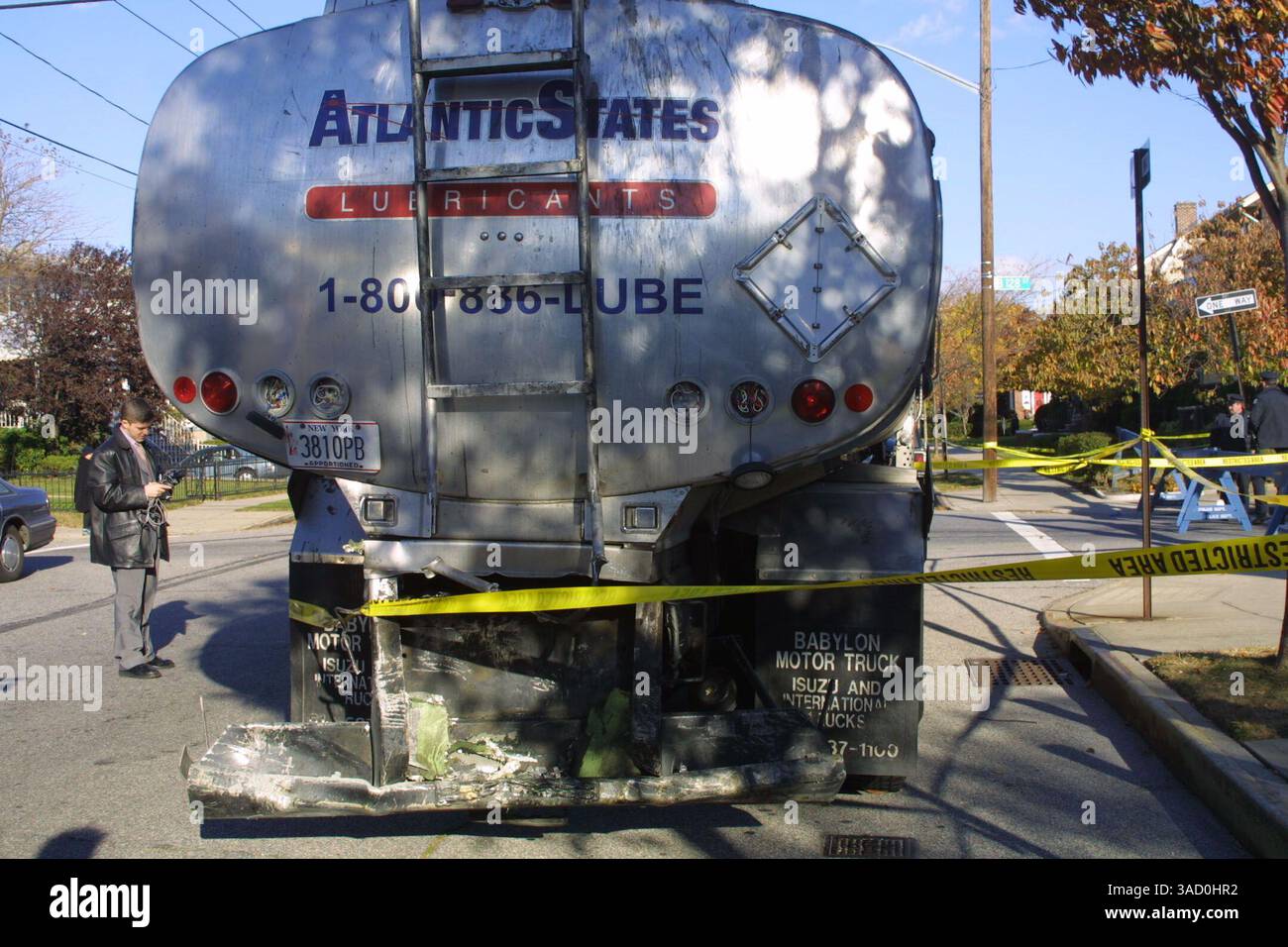 Featured image for delivery from gas station - Oil truck jfk airport hi-res stock ...