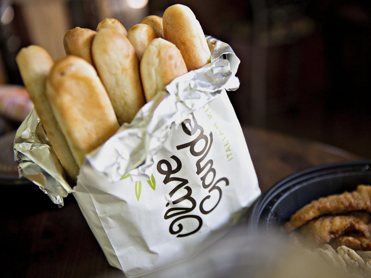 Featured image for delivery from olive garden - Olive Garden Breadsticks Hitch a Ride ...