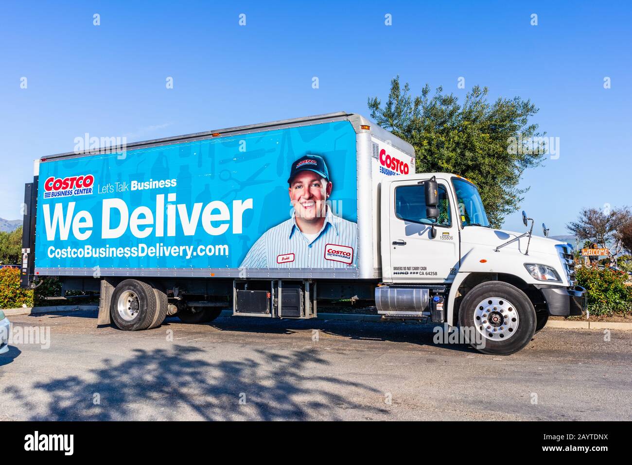 Featured image for delivery service from costco - Side view of Costco delivery truck ...