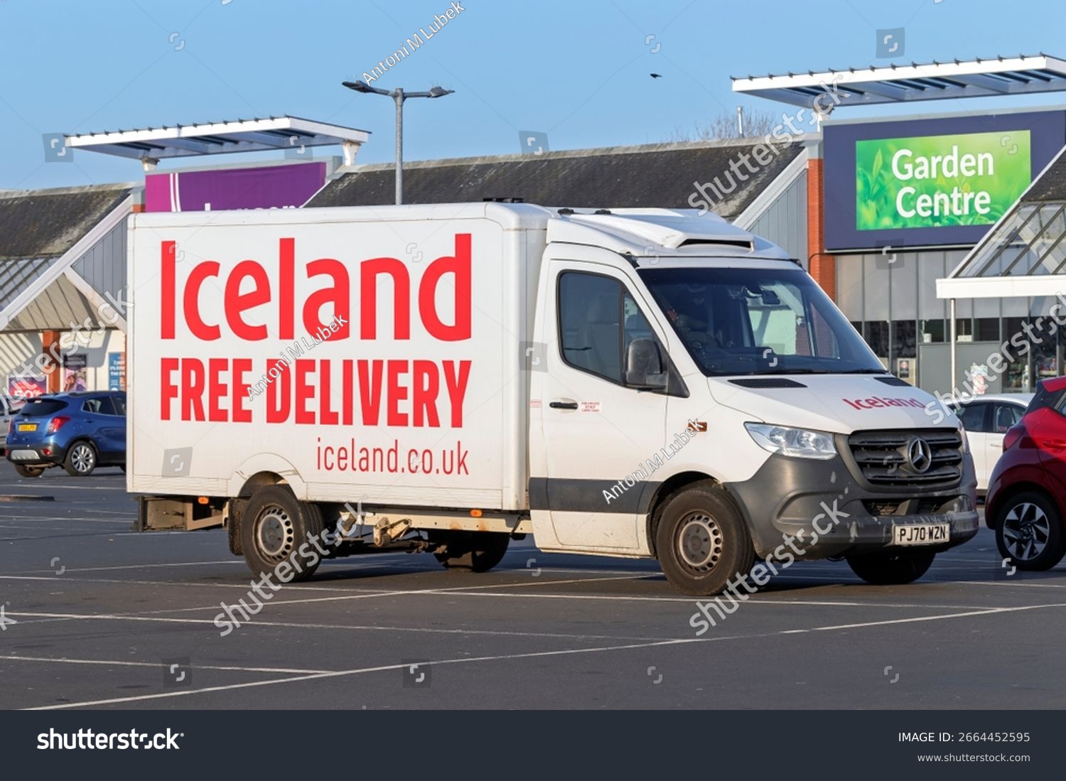 Featured image for home delivery from iceland - 16 Iceland Home Delivery Van Royalty ...