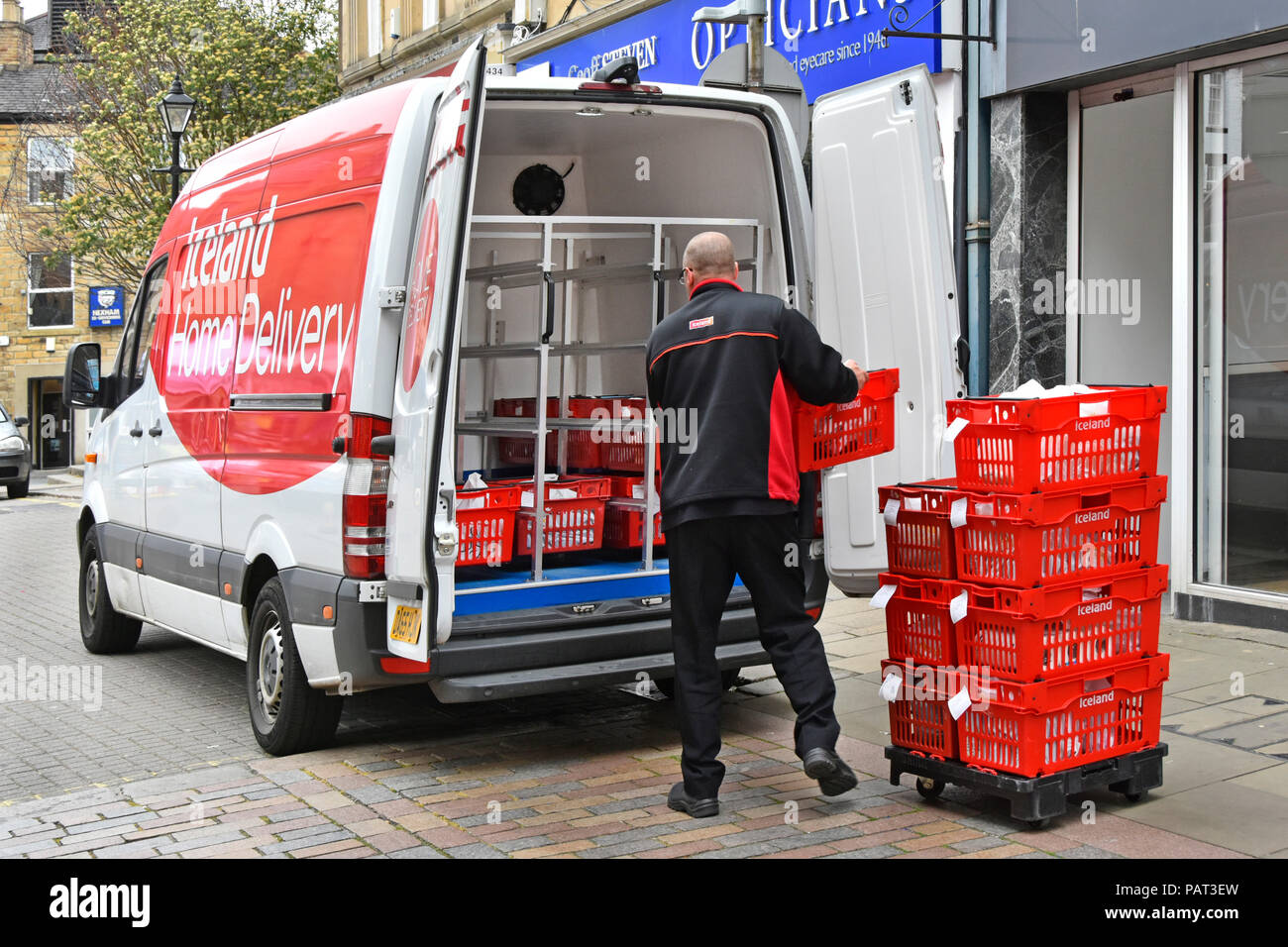 Featured image for home delivery from iceland - Iceland delivery van hi-res stock ...