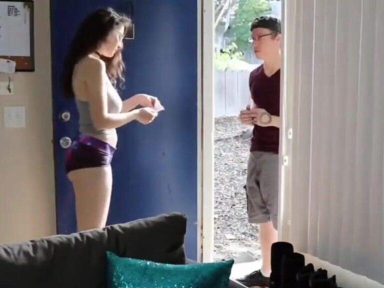 Featured image for mandy armani gets a creampie from a pizza delivery guy - Mandy Armani Gets A Creampie From A Pizza Delivery
